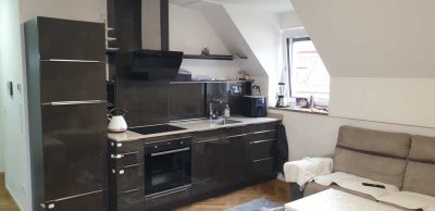 Sonnige 3 Zimmer DG-Wohnung mit Balkon