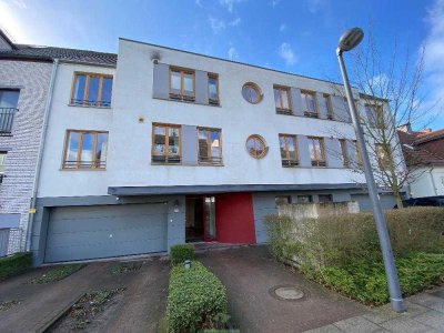 Helle Vier-Zimmer Maisonette Wohnung mit Küche und großem Balkon nahe Bürgerpark