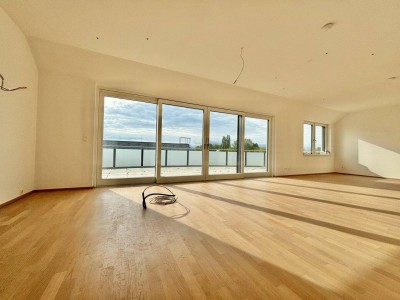 VERLIEBEN SIE SICH! LUXURIÖSE TRAUMFAMILIEN- ODER ALTERSWOHNUNG MIT TERRASSE UND ZWEI GARAGENPLÄTZEN