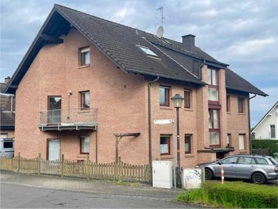 Ideal für 2 Personen! Attraktive 3,5-Zimmer-Wohnung im ruhigen 3-Parteienhaus mit 2 Bäde