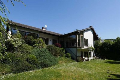 Unternehmervilla mit Stil! Großzügiges Wohnen mit Privatsphäre und Natur.