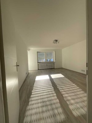 Renovierte Wohnung mit 3 Zimmern sowie Balkon, Einbauküche, Keller und Dachboden in Memmingen