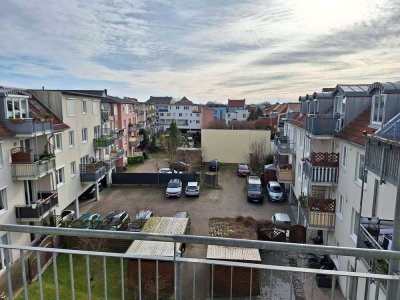 Zentrumsnahe 2-Zimmer-Wohnung mit Balkon und Tiefgaragenstellplatz