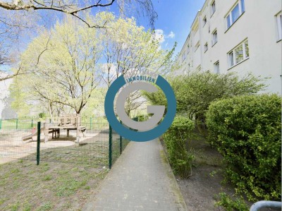 HELLE WOHNUNG MIT LOGGIA & BLICK INS GRÜNE - GUTER SCHNITT -  BEZUGSFREI AB 07/2025