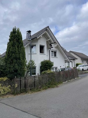 Freistehendes und gepflegtes Einfamilienhaus zu vermieten