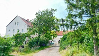 Raum für Familie und Tiere! Dreiseithof mit 1 ha Grundstück und Produktionshalle in Siebenlehn!