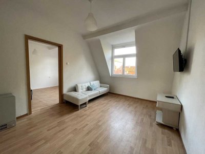 Helle, teilmöblierte 2-Zimmer-Wohnung mit Südbalkon – ideal für Singles und Paare!