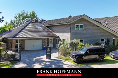 Hochwertiges Zweifamilienhaus in ruhiger Lage am Feldrand von Lohbarbek!