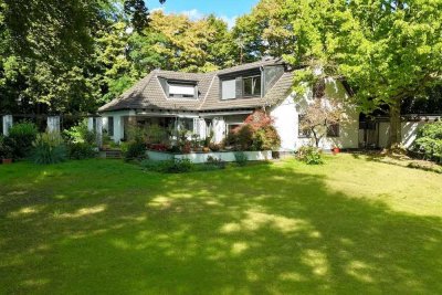 Neuss-Gnadental | 3.100 m² Grundstück mit 400 m² Villa & 2.500 m² Baufenster in exklusiver Toplage