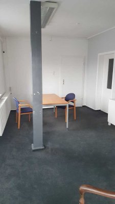 1-Raum-Büro-Nutzung in einem größeren Büro in Rostock