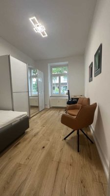 Modernisierte Altbauwohnung - neu vollmöbliert - Hochparterre 29 qm - beste urbane Lage FFM