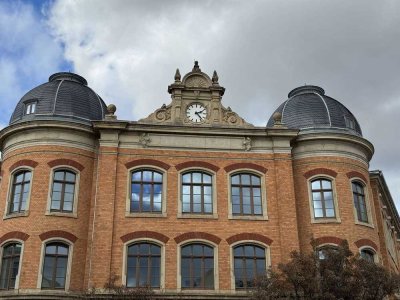 ***EIN SCHMUCKSTÜCK IN ZWICKAU~ERSTBEZUG~3 RÄUME~EINBAUKÜCHE~STELLPLATZ***