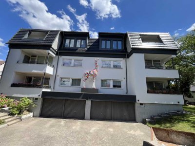 Geschmackvolle 3 Zimmer-Penthouse-Wohnung mit lux. Innenausstattung mit Balkon und EBK