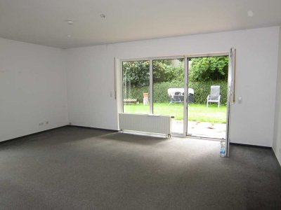 Renovierte 3 ZKB Erdgeschosswohnung mit Terrasse, Gartennutzung & Garage in Reichenbach