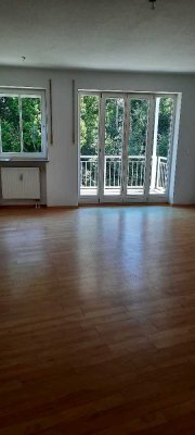 Schöne 2 ZKB mit Balkon und Blick ins Grüne