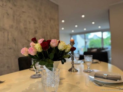 Ein Traum - riesig groß und kernsaniert
Einfamilienhaus mit viel Platz 
ruhig und stadtnah gelegen