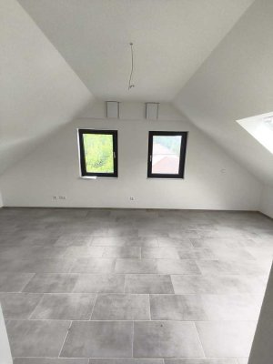 Erstbezug 4-Zimmer-Penthouse-Wohnung mit lux. Innenausstattung mit Balkon und EBK in Wallendorf
