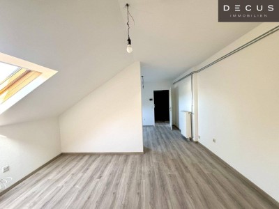 | CHARMANTE DACHGESCHOSSWOHNUNG | HELL &amp; ZENTRAL | 4. OG | IDEAL FÜR SINGLES &amp; STUDENTEN | TOP LAGE | NÄHE UNI