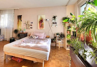 "IN KAUFABWICKLUNG!" ZENTRALE GELEGENE 3-4 ZIMMER EIGENTUMSWOHNUNG MIT LOGGIA UND GEMEINSCHAFTSPOOL