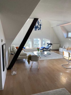 Attraktive Dachgeschosswohnung im Bismarckviertel