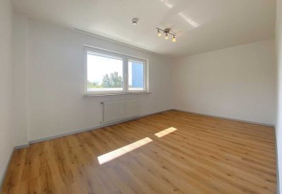 Gepflegte 3-Zimmer-Wohnung mit Süd-Balkon, Einbauküche und Garage