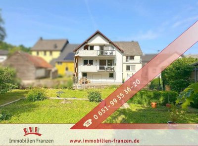 Mandern: weitläufiges, einzugsbereites Familienidyll mit Traumgarten und Bachlauf – 3 Balkone, Garag