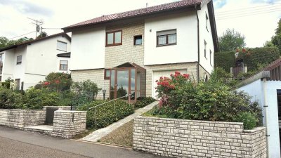 Schönes Einfamilienhaus  ** 6 Zimmer **153 m² WF** auf 949 m² großem Grundstück!