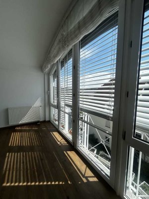Modernisierte 4,5-Zimmer-Maisonette-Wohnung mit Balkon und Einbauküche in Koblenz