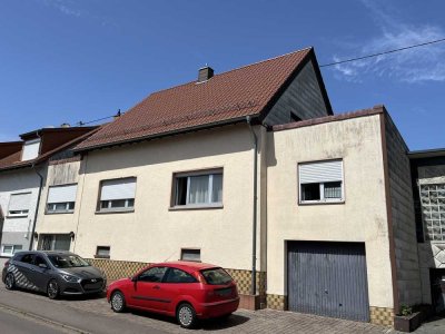 Großes Einfamilienhaus in absolut ruhiger Ortsrandlage