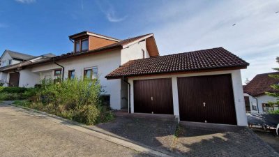 Renovierte 3 Zi-DG | traumhafte Weitsicht | Loggia & Balkon