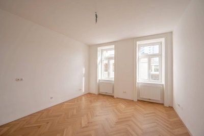 ++NEU++ Altbauklassiker neu erstrahlt: 2-Zimmer Wohnung mit Potenzial