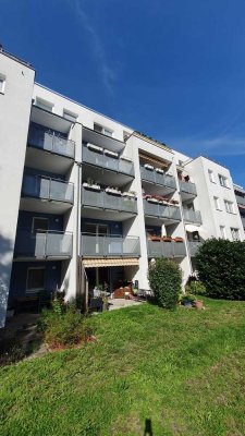 2 Zimmer, Balkon, Aufzug Bad mit Dusche und Wanne