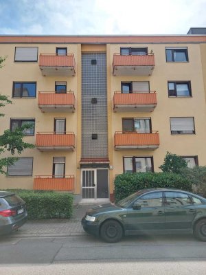 Frisch renovierte 3-Zimmer-Wohnung mit zwei Balkonen
