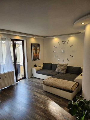 Stilvolle, modernisierte 2-Zimmer-Wohnung mit geh. Innenausstattung mit Balkon und EBK in Göppingen