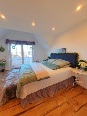 Balkon Zimmer 1.OG (WG) (Neue Küche,Fussbodenheizung,Solarstrom..)