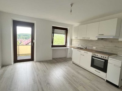 3-ZIMMER-WOHNUNG MIT EBK!
