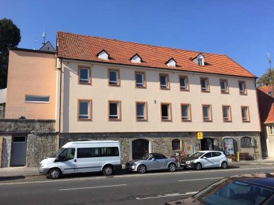 Loftcharakter, Stauraum und Tageslichtbad mit Eckbadewanne