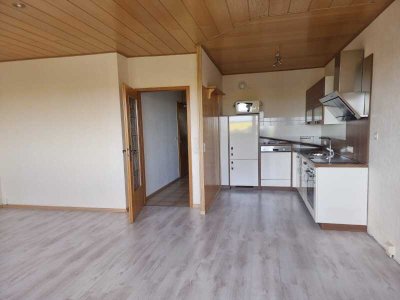 Einbauküche und Balkon und traumhafter Aussicht!