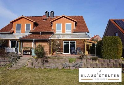 DOPPELHAUSHÄLFTE MIT CARPORT
