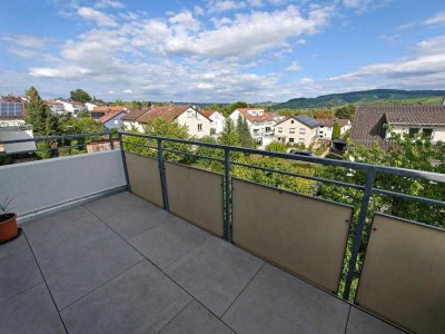 Sonnige 3-Zi.-DG Wohnung mit toller Aussicht und Außenstellplatz in kleiner Wohneinheit