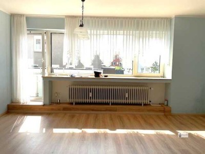 Elektrisch fast autark
+ Balkonkraftwerk
+ EBK + Rollläden
 + Top Lage