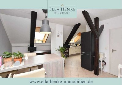 Mit Gartenanteil! Sonnige, moderne Dachgeschoss-Wohnung mit Einbauküche + neuwertigem Bad.