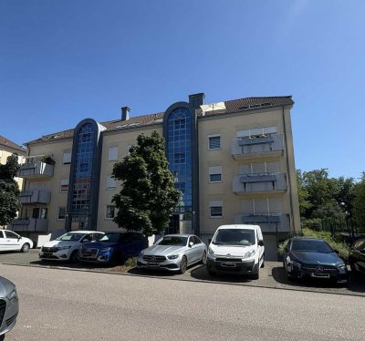 2-Zimmer-Dachgeschosswohnung in Saarbrücken mit Balkon