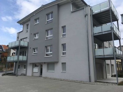 Neuwertige, helle 2-Zimmer-Wohnung mit Balkon in Waldbronn