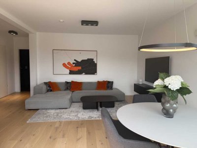 Exklusive 2-Zimmer-Penthouse-Wohnung mit großer Dachterrasse, Fernblick, EBK & TG-Stellplatz (WB)
