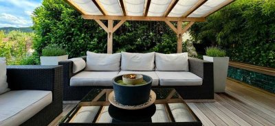 Hochwertig eingerichtete Wohnung mit eigenem Eingang, Parkplätzen, Terrasse