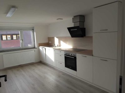 WINTERSTETTENSTADT! Großzügige 5 Zimmer WHG in kernsaniertem Bauernhaus mit großer EBK zu vermieten!