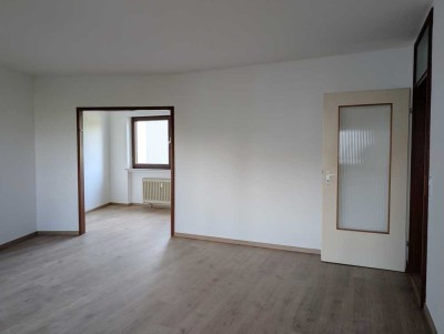 Frisch renovierte 3-Zimmer-Wohnung mit Balkon im Grünen