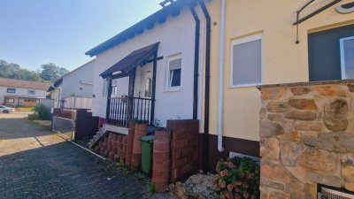 Doppelhaushälfte mit Einliegerwohnung - Wohnen im Herzen von Ellerstadt