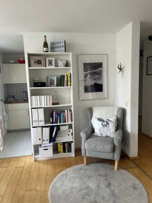 Exklusive, modernisierte 2-Zimmer-Wohnung mit EBK in Regensburg